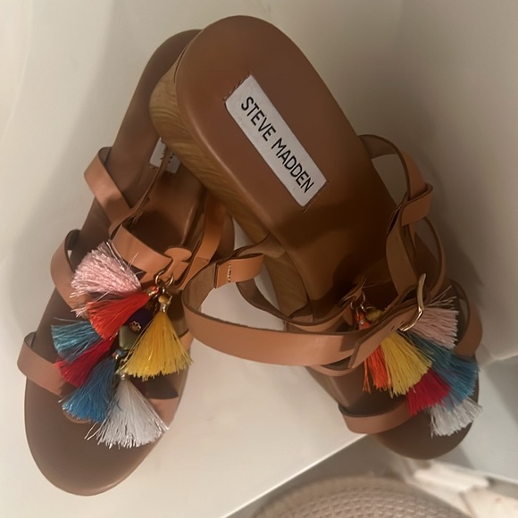 Steve Madden tassel platforms sandal size 9 - Picture 2 of 5